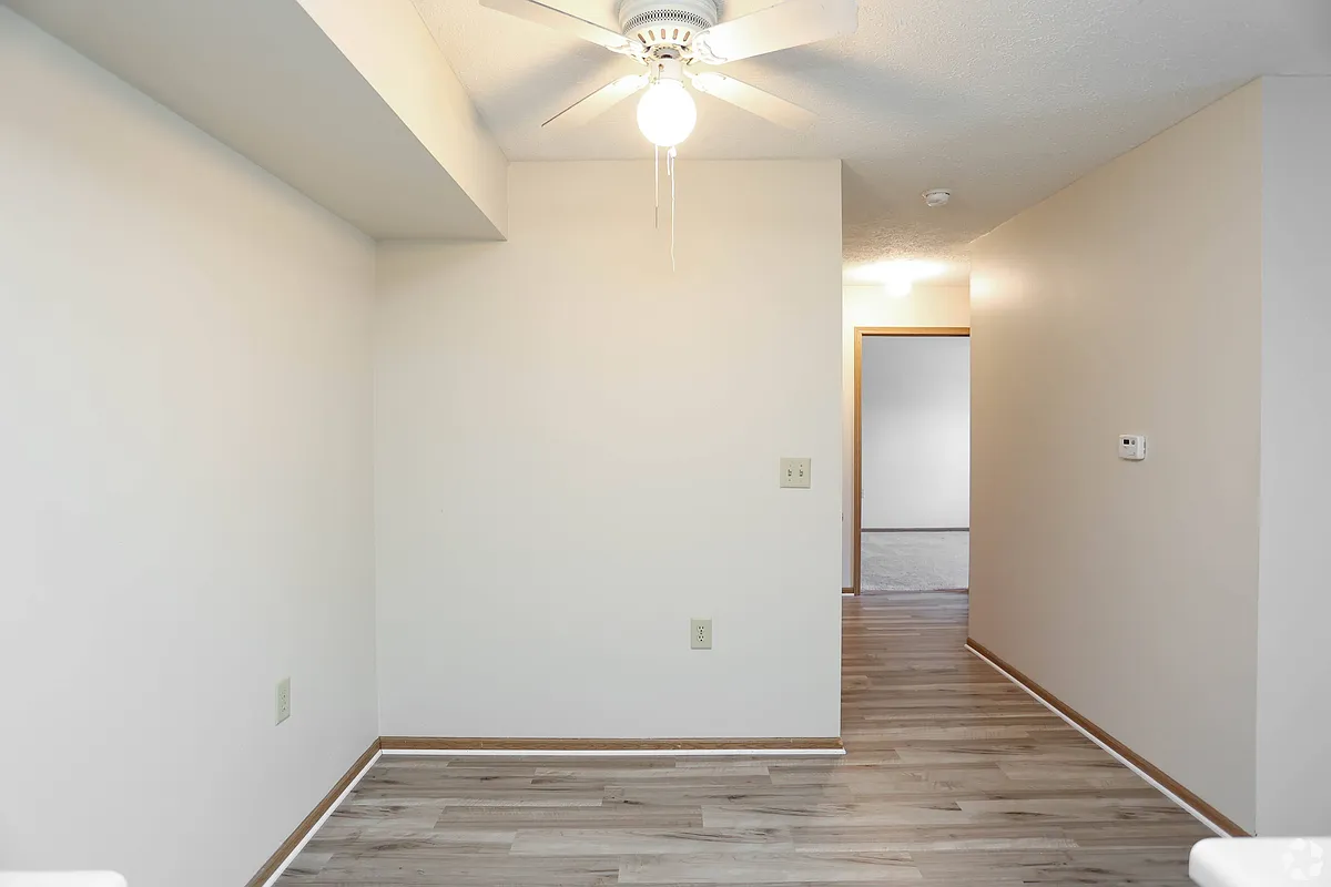 Building Photo - Meadow Brook