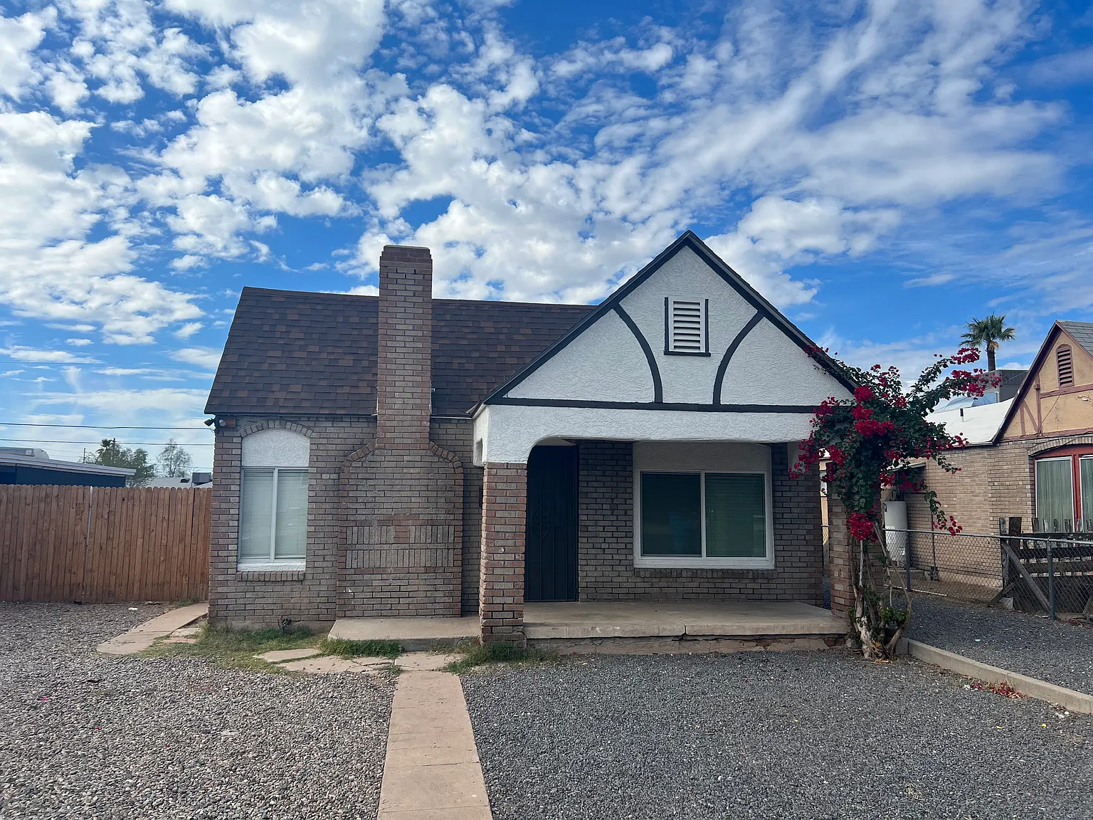 2 bed, 833 sqft, $1,550 — Photo 1