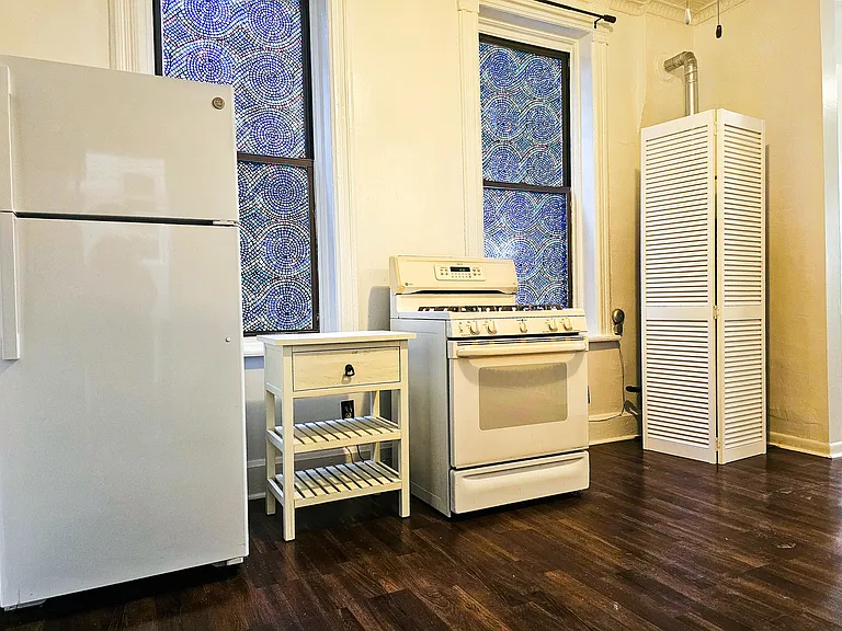 2739 W 16th St #1R — Photo 3