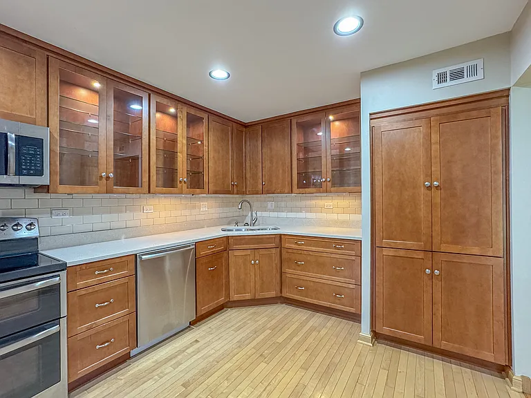 416 Swallow Ln — Photo 10