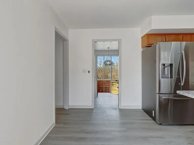 6469 Fleetwood Dr — Photo 8