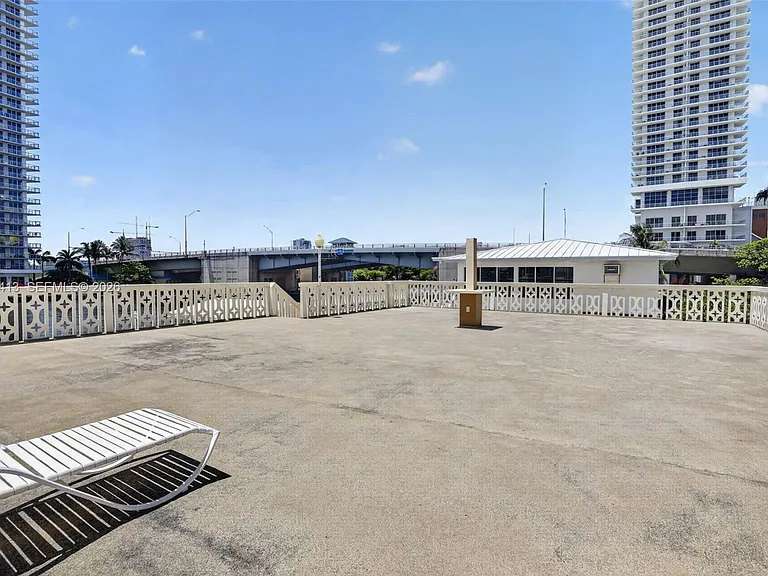 1817 S Ocean Dr #225 — Photo 28