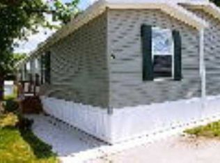 42 Menlo Park Dr, Belleville, MI 48111