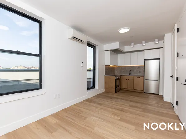 589 Knickerbocker Avenue image 1 of 20