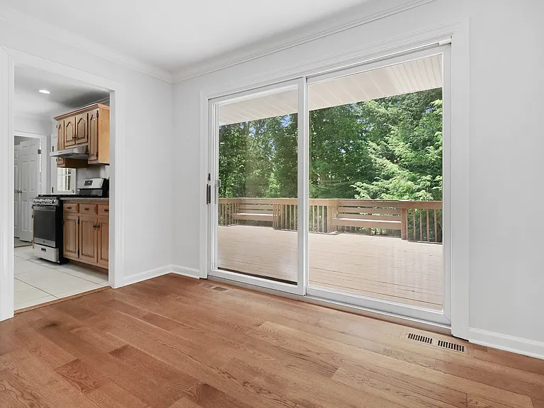 182 Weaver St — Photo 11