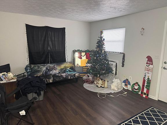 2nd image of 1265 Green Valley Dr