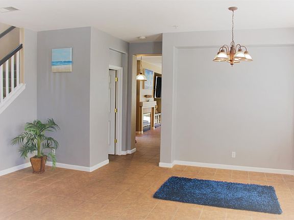 4th image of 63 Paseo Dr