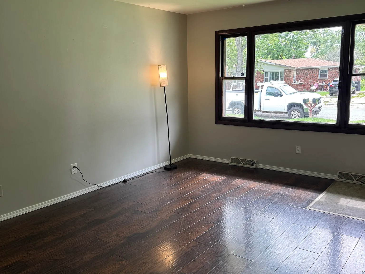 3253 Whittier St — Photo 2