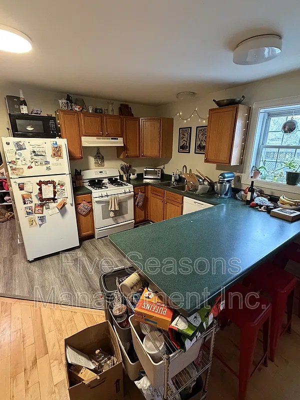85 Manhattan Dr — Photo 4