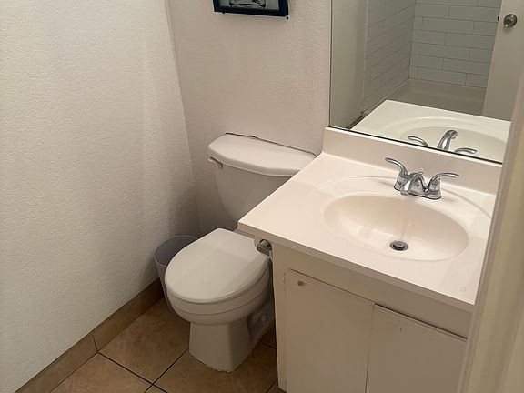 4th image of 818 Gardenia Ave #0