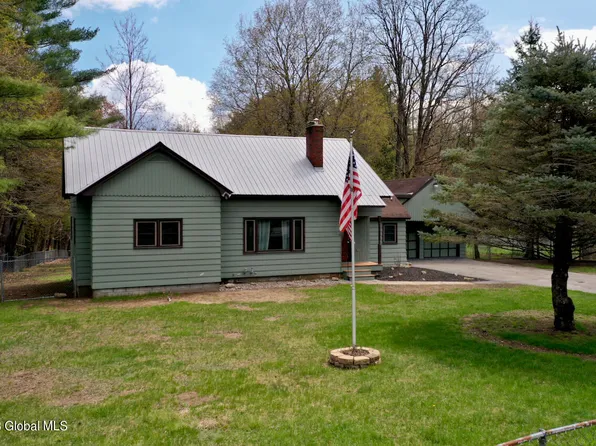 1294 County Highway 123, Mayfield, NY 12117