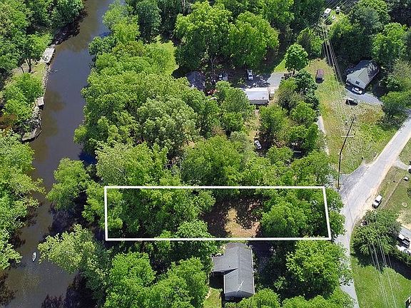 3rd image of River Bend Ln