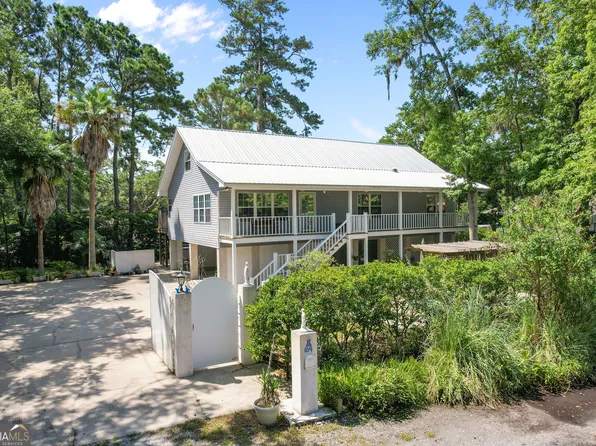 104 Sapelo St, Saint Simons Island, GA 31522