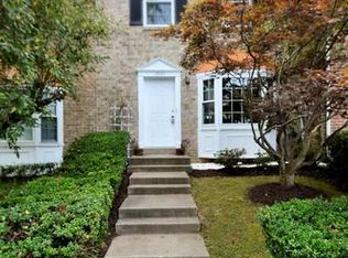 1071 Travis Ln, Gaithersburg, MD 20879