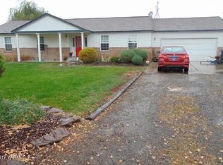 1412 Brooks Ln, Toppenish, WA 98948