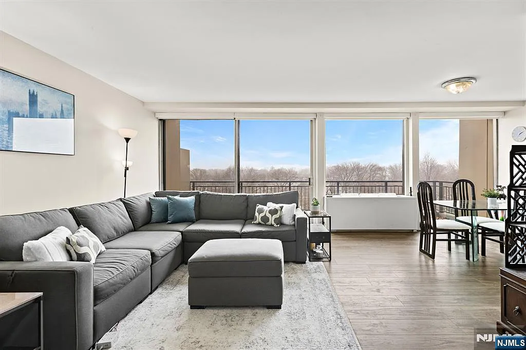 1 Horizon Rd APT 806 photo 1