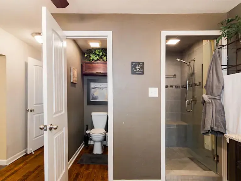 1300 Perry St — Photo 56