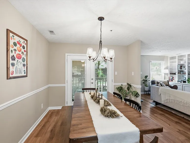 8611 Old Carriage Ct — Photo 18