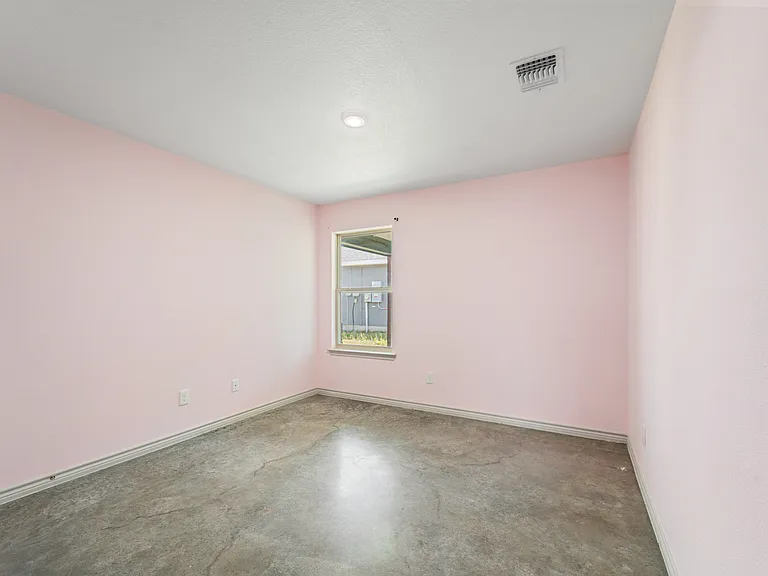 742 Freedom Cir — Photo 13
