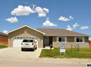 1527 Loch Tay Blvd, Rawlins, WY 82301