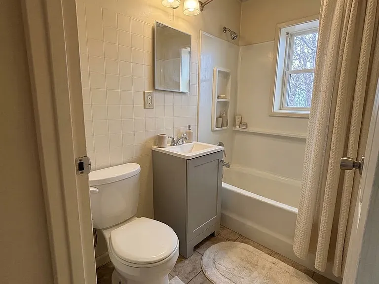 Annawan Street Apartments — Photo 12