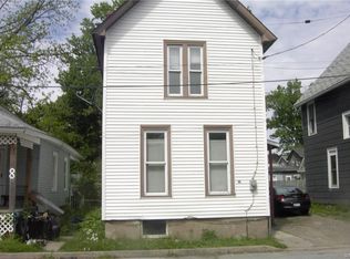 10 Blackley Ct, Lockport, NY 14094