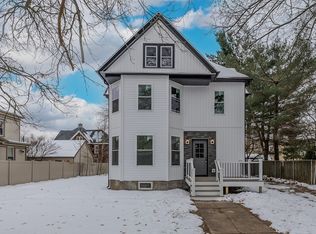 104 Lincoln St, Holyoke, MA 01040