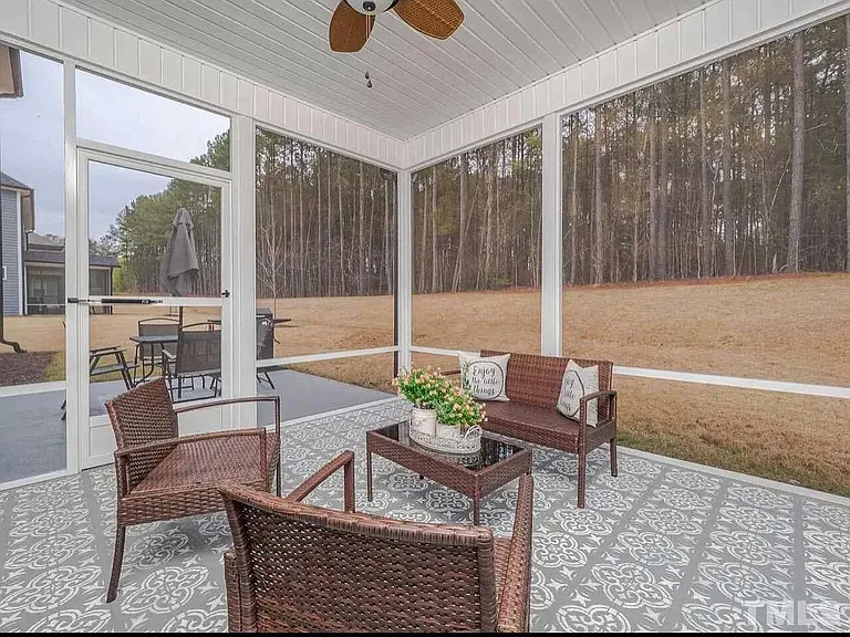 301 Porter Hill Dr — Photo 6