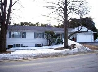65 Charles St, Lewiston, ME 04240