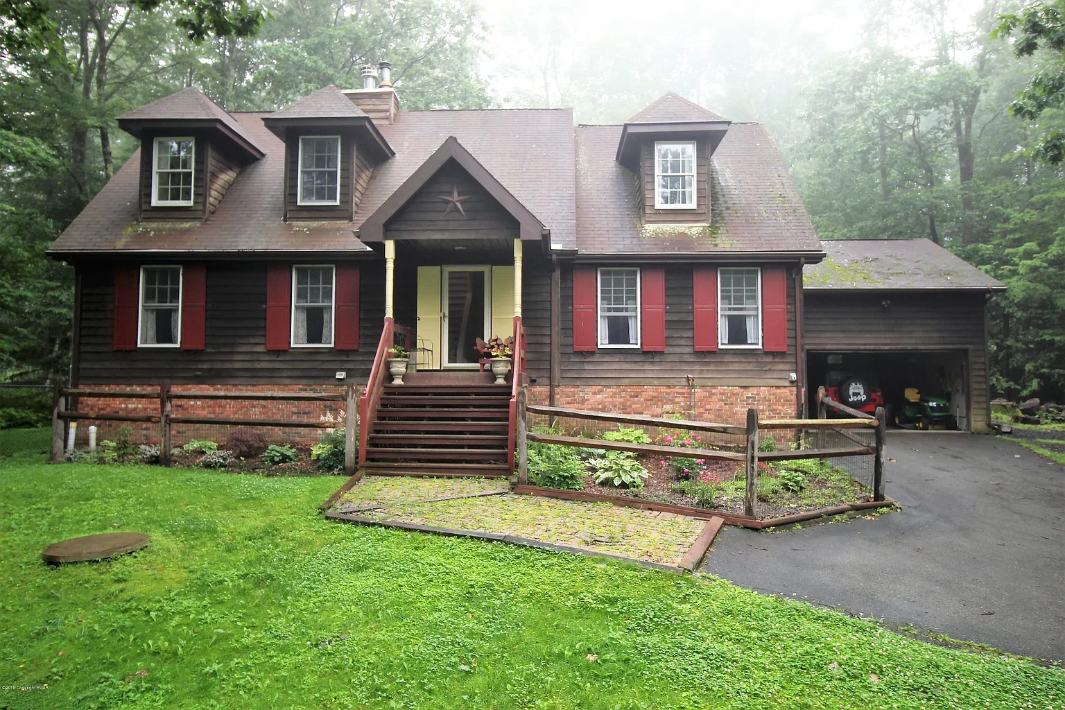 353 Ridge Cir photo 1