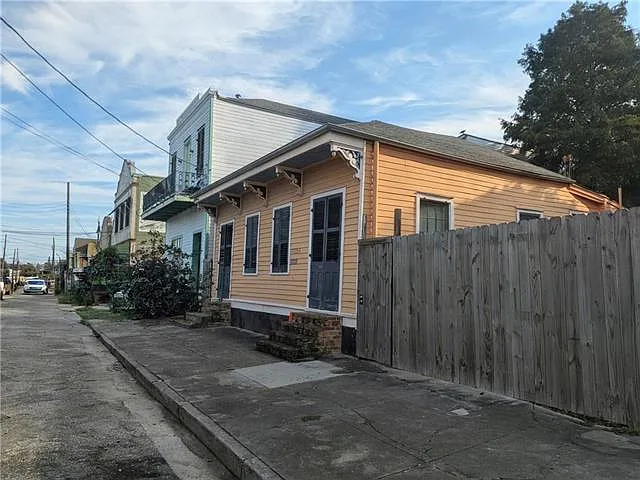 2 bed, 2.0 bath, 1200 sqft, $2,800 — Photo 2