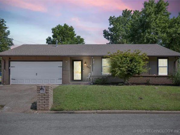 683 E Glenpool Blvd, Glenpool, OK 74033