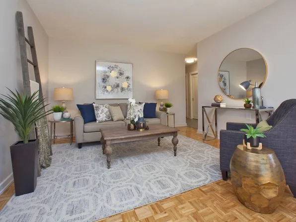 101 Millside Dr, Milton, ON L9T 3C2