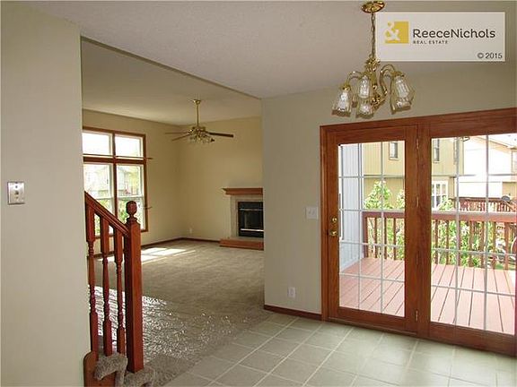 Eating Area showing Deck and Living Room