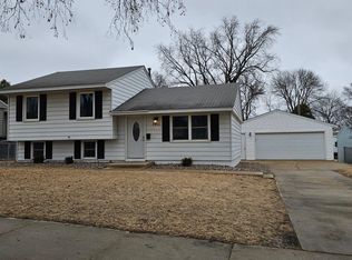 1911 37th St NW, Rochester, MN 55901