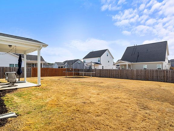 3rd image of 59 Butterfly Dr