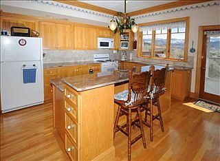 5th image of 640 Green Mountain Dr