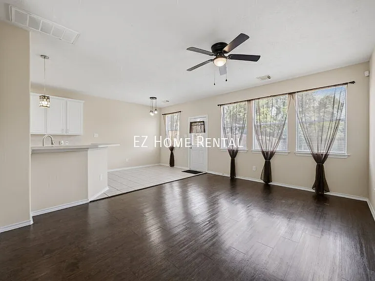 2951 Hackamore Hollow Ln — Photo 4