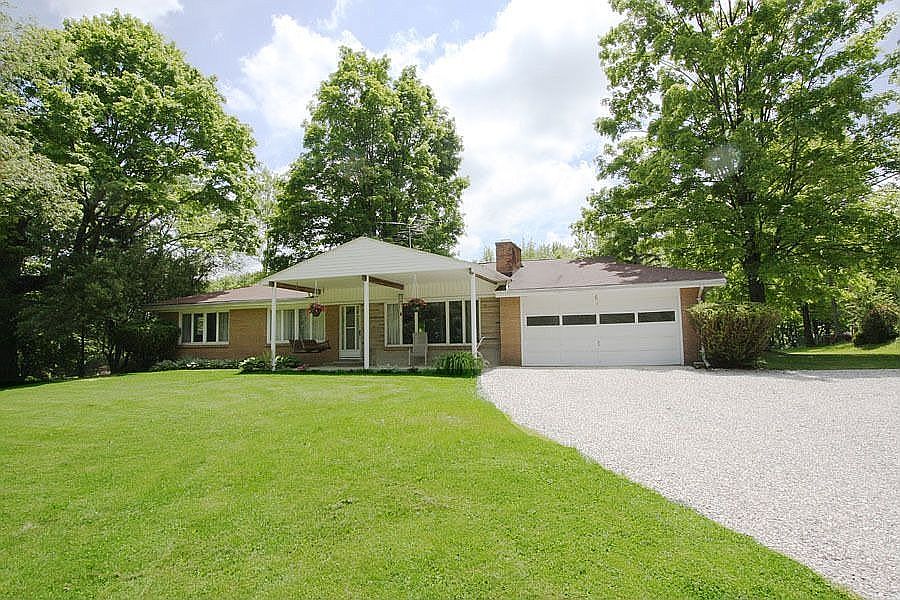 1st image of 6 Oak Ln