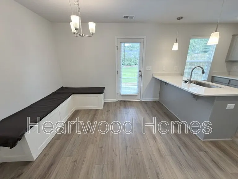 807 Coburg Ln — Photo 19