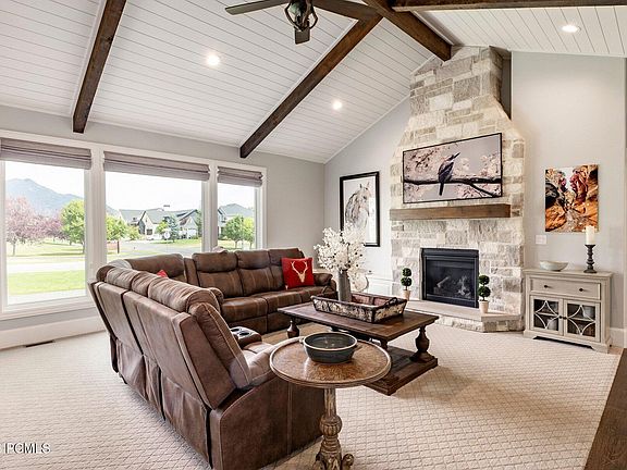 4th image of 900 S Price Farm Ct