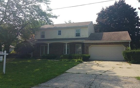 2nd image of 10821 W Talmadge Ave