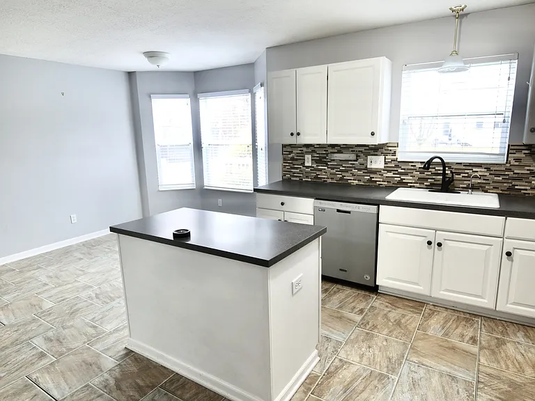 4400 Greensbury Dr — Photo 13