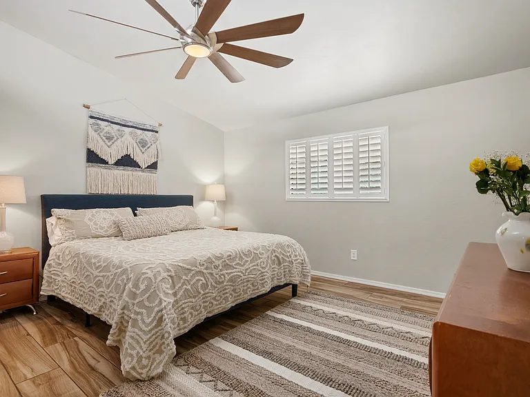 2626 E Hedrick Dr — Photo 27