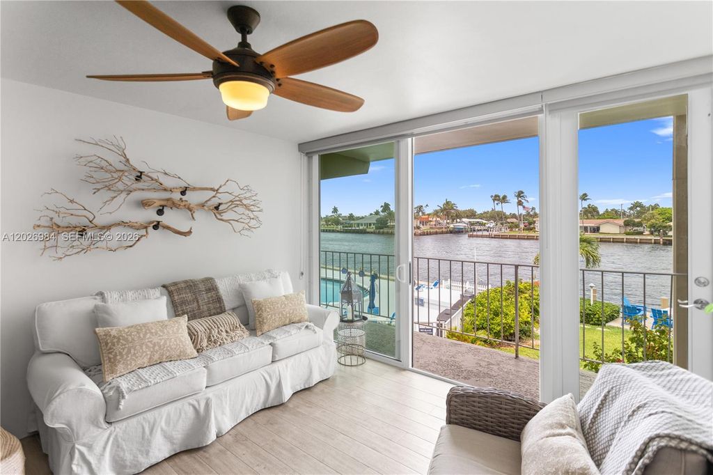 743 N Riverside Dr APT 4B, photo 4