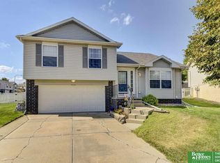 16538 N Burdette St, Omaha, NE 68116