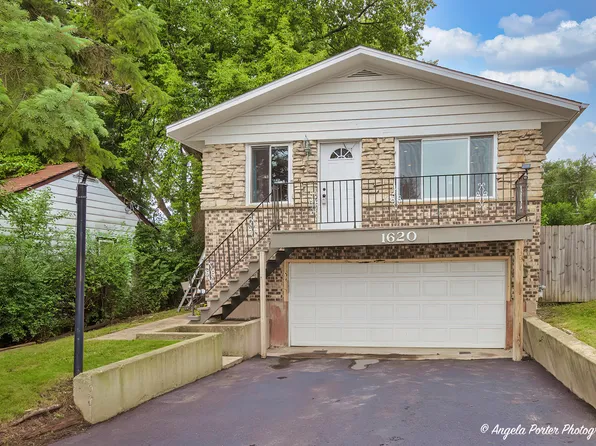 1620 Melrose Ave, Round Lake Beach, IL 60073
