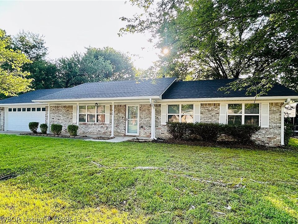 1st image of 418 S McGee Dr
