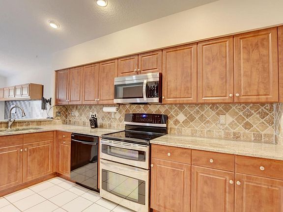 5th image of 7732 Stirling Bridge Blvd N