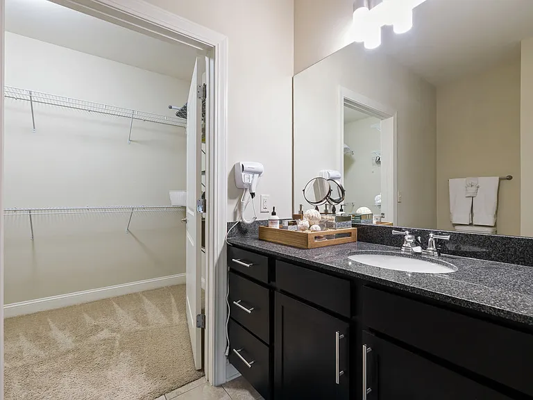 Parkside Place Apartments — Photo 45